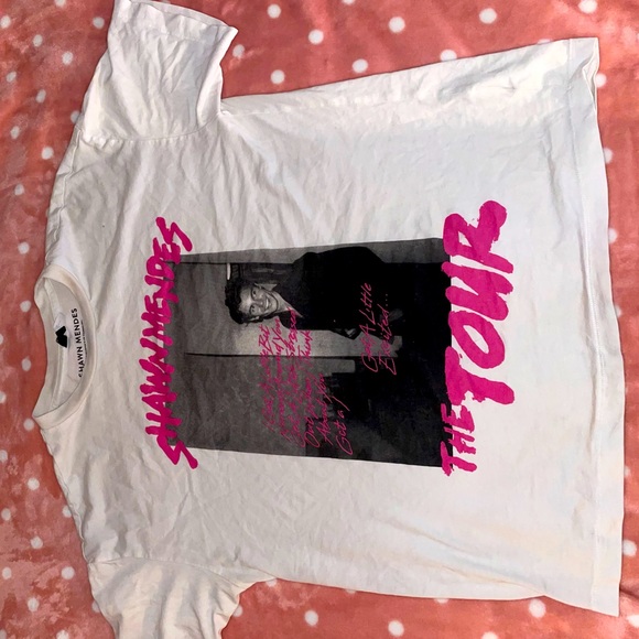 SHAWN MENDES TOUR white and pink short sleeve Tshirt - Picture 1 of 2